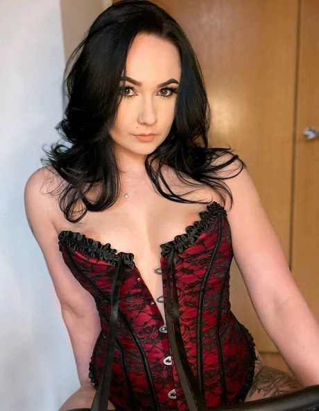 Cockneygoth onlyfans posts