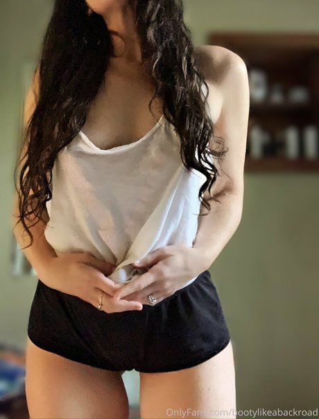 bootylikeabackroad only fans photos