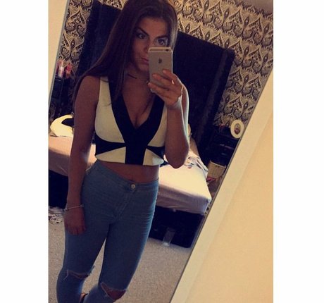 Lauren Fardon strip onlyfans