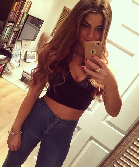 Lauren Fardon onlyfans nude leak