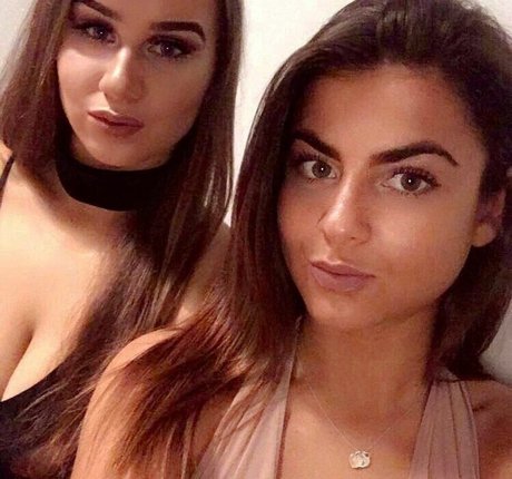 Lauren Fardon onlyfans nude pics