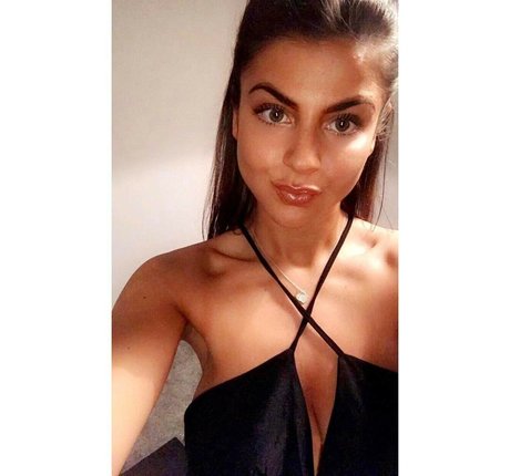 Lauren Fardon onlyfans nude