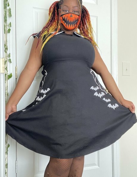 emithegoddess only fans nude leaks