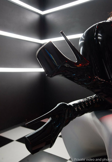 amateur blonde onlyfans free porn candids