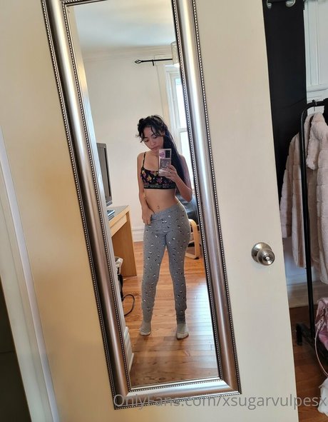 xsugarvulpesx naked only fans