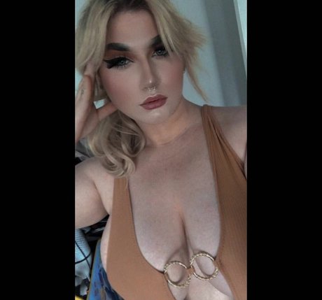 heys0phie naked on onlyfans