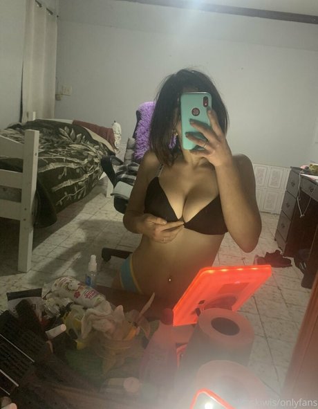 lolitakiwis onlyfans sex leaks