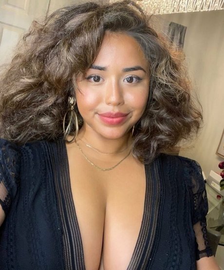 Sarai Fonseca onlyfans star