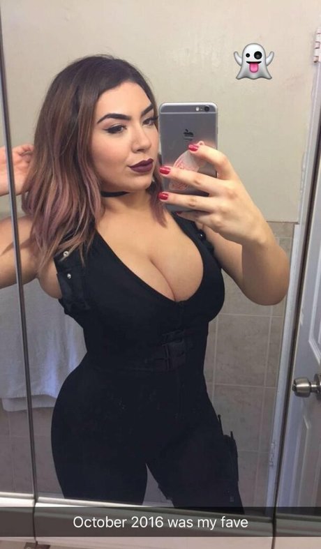 Nicky Nicole onlyfans nide