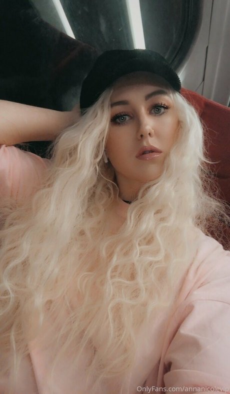 annanicolevip onlyfans pics