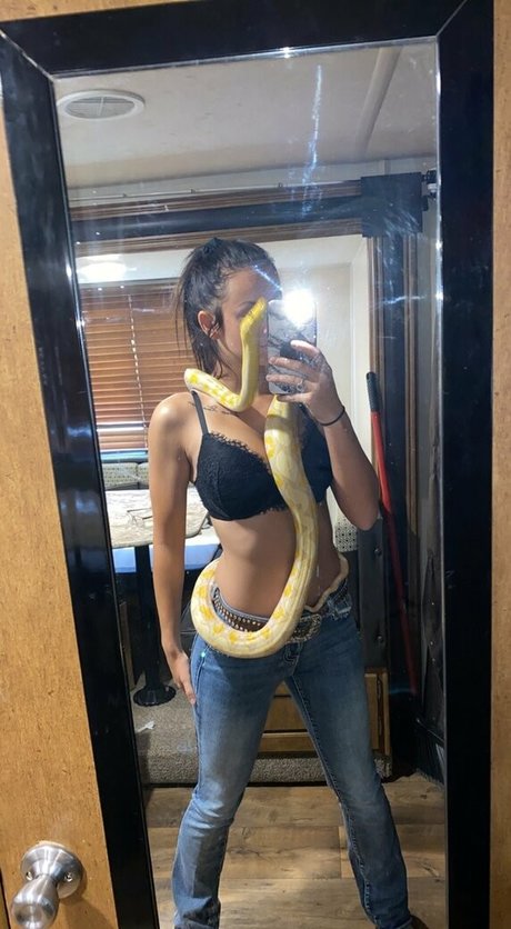 cherokee87 onlyfans explicit content