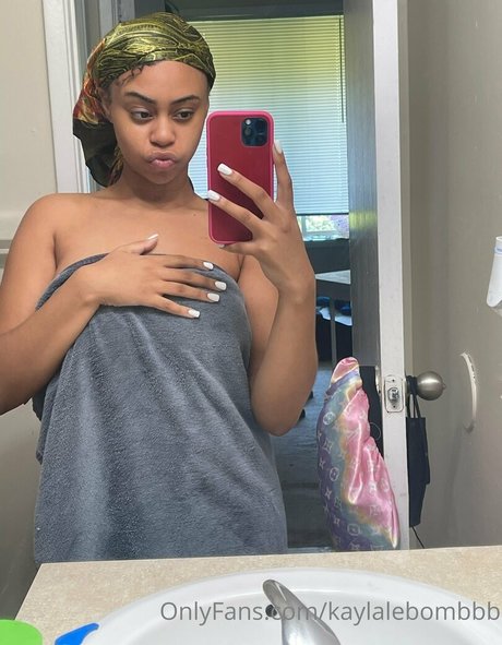 kaylalebombbb onlyfans post