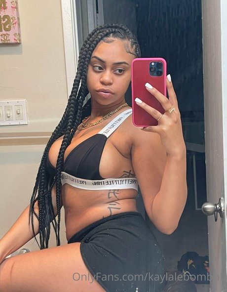 kaylalebombbb only fans naked