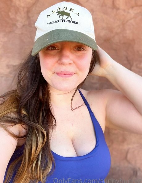 Sunnyhunnie desnuda onlyfans