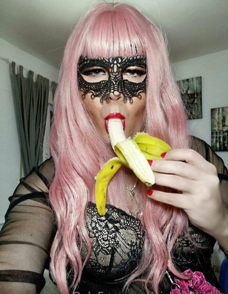 nicki pebbles onlyfans leaked porn