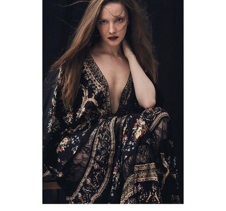 Morfydd Clark onlyfans pics