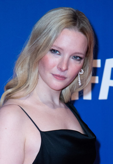 Morfydd Clark only fans sex