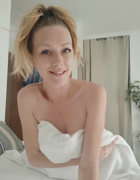 Polly Kendall nude onlyfans leak