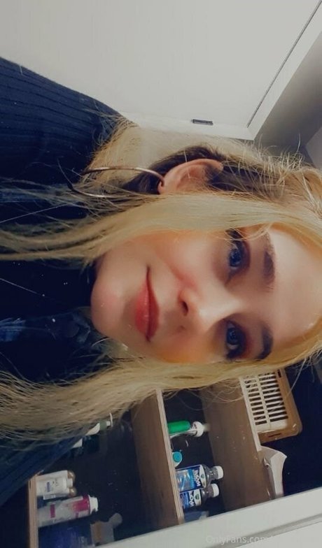 art1stdotz onlyfans sexy