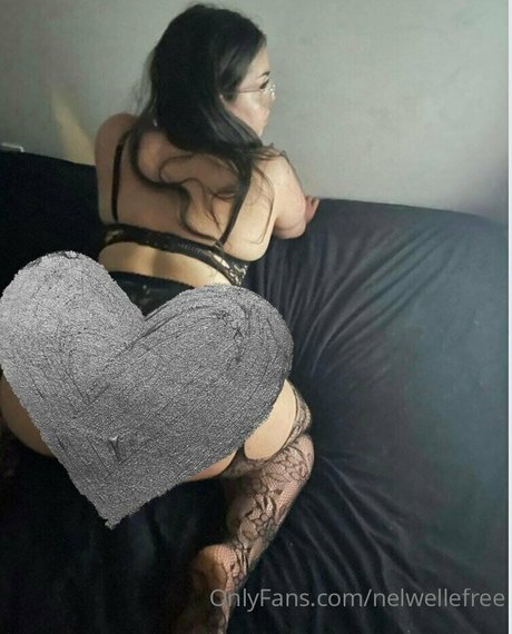 nelwellefree onlyfans nude tits