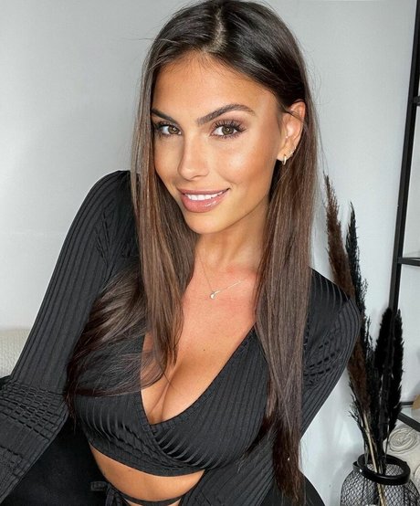 Natasha Nesci onlyfans leak xxx