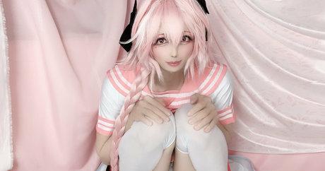 cosplayers momodayo onlyfans model