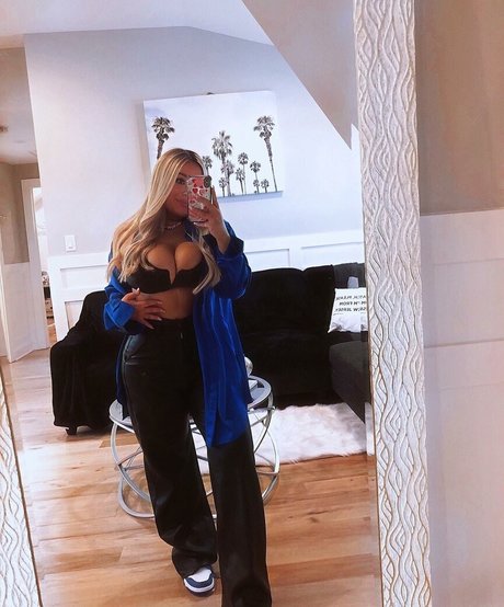 Tatiana Gianacopoulos onlyfans topless