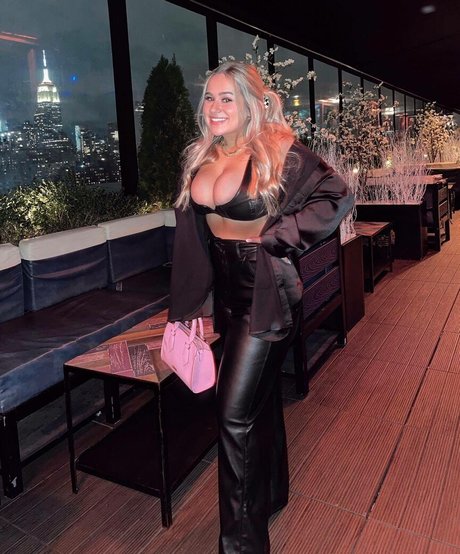 Tatiana Gianacopoulos is on onlyfans