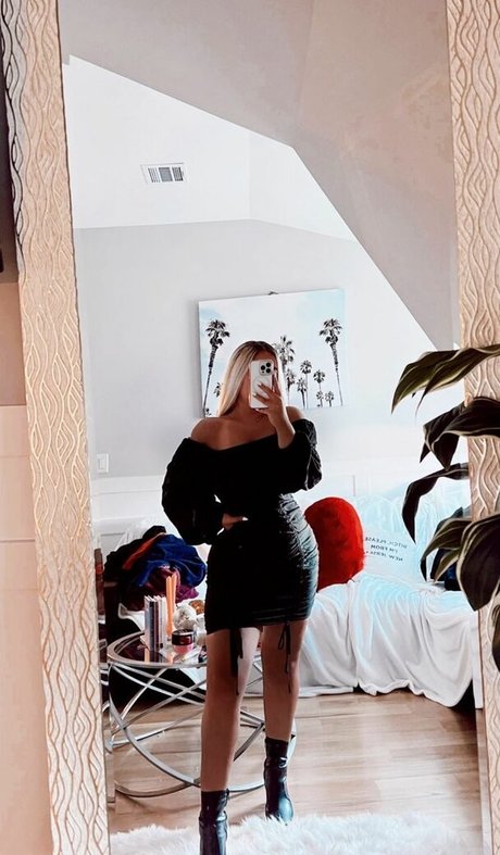 Tatiana Gianacopoulos onlyfans pics