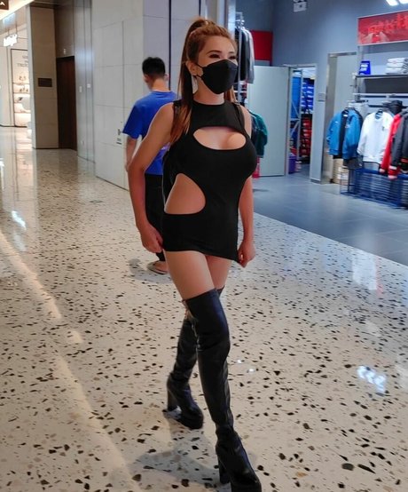 asian influencer onlyfans sex view