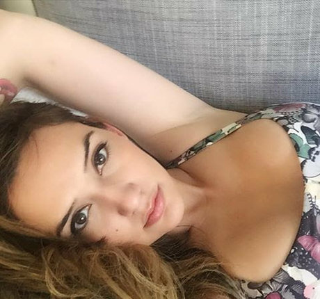 huge cock shemale onlyfans sexy pics