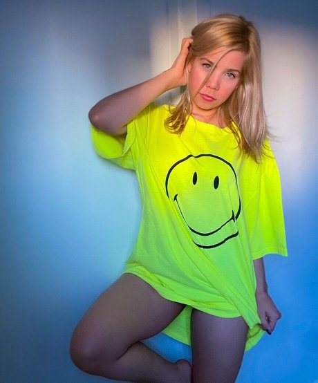 Izza Kowalski onlyfans boobs