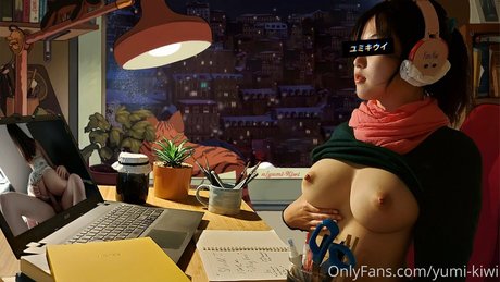 Yumi Kiwi only fans