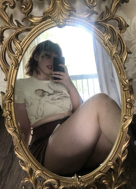 Hickorymoth onlyfans explicit content