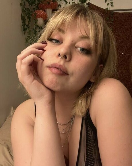 Hickorymoth onlyfans leaked.