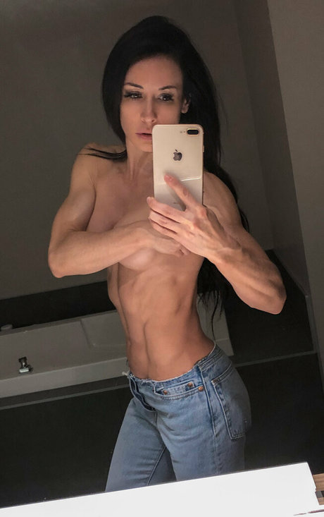 muscle trans onlyfans erotic photo