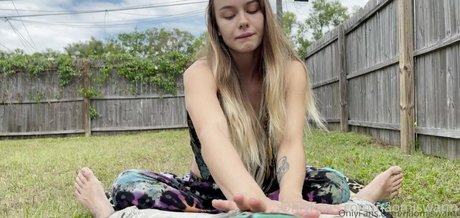 naomiswann onlyfans posts