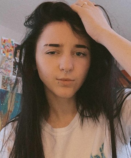 feedee onlyfans nude self-portrait