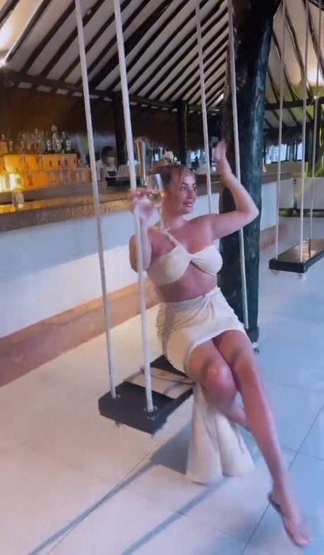 Daisy Watts onlyfans leajs