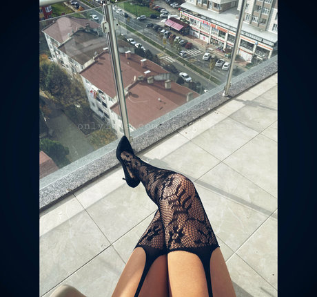 rainbowsena onlyfans pics