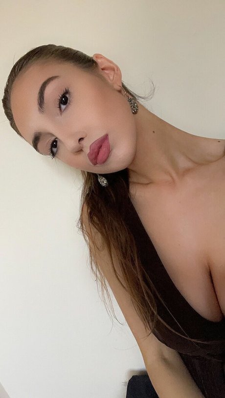 Coral Larsen only fans leak