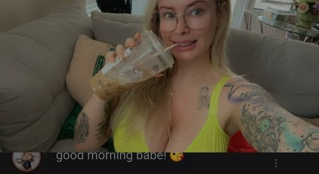 Laura Lux Profile image