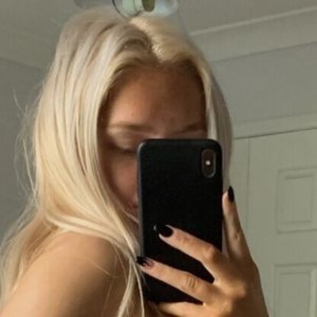 Naomi Anderson onlyfans leak ass