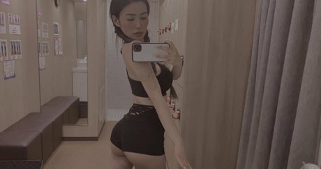 mirror onlyfans sexy scan