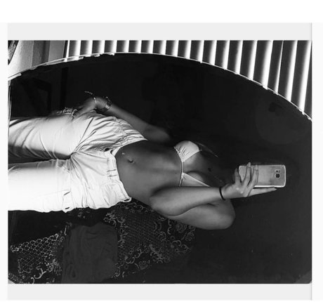 Madalina Mates onlyfans striptease