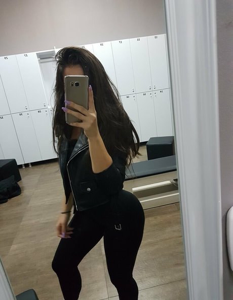 Madalina Mates strip onlyfans