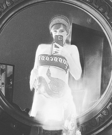 SilentMary onlyfans naked pics