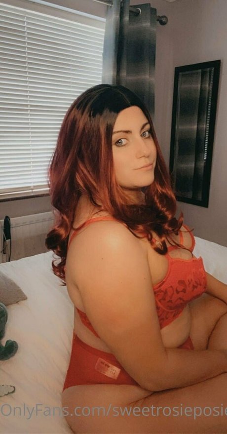 sweetrosieposie onlyfans strip tease