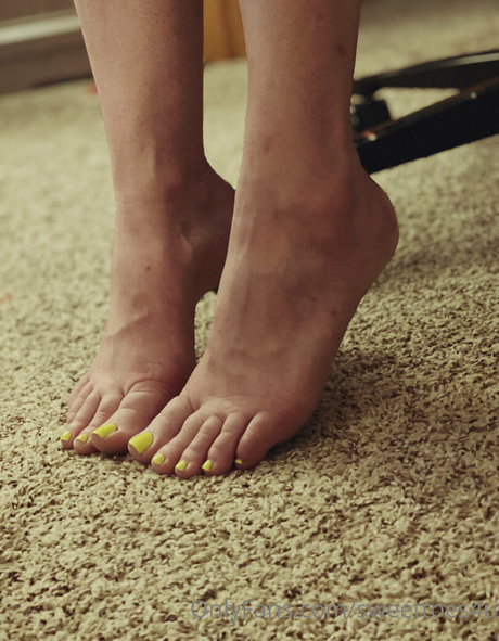 sweettoes4u onlyfans leaks nudes