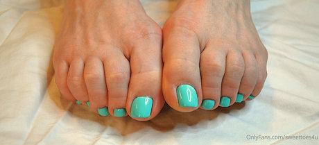 sweettoes4u onlyfans strip